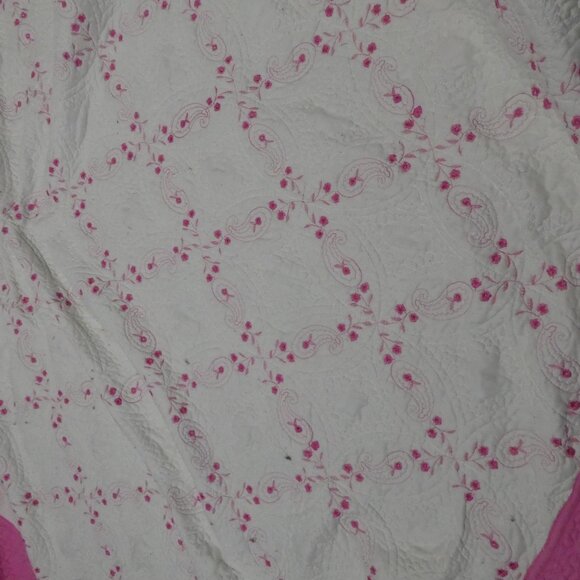 Set Of 2 Vintage Pink and White Floral Embroidered Pillow Covers & Blanket - Picture 13 of 16